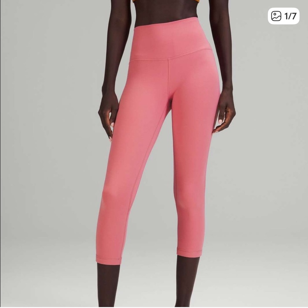 NWOT Lululemon align 21“ crops.